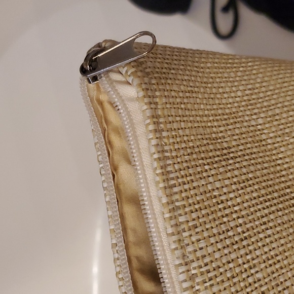 Used 1x Non branded straw like rope handle beach tote - Picture 4 of 5